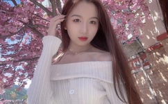 高考临近 阿姨夜店跳广场舞